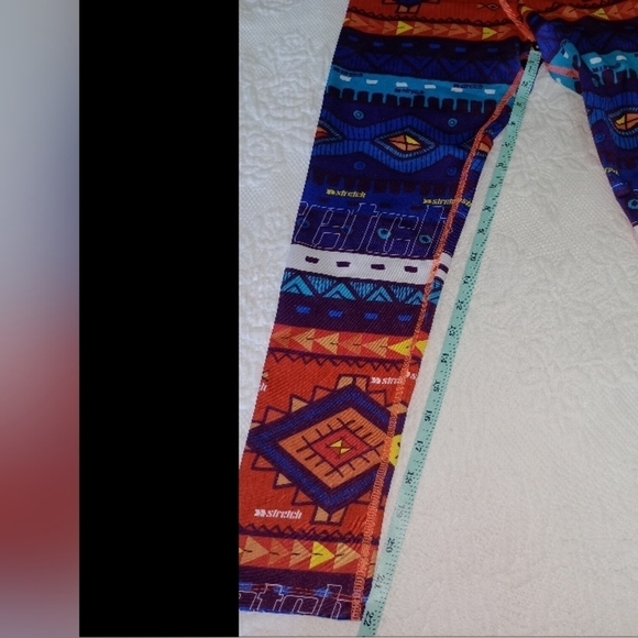 Zumba Dance Tribe Women's Perfect Capri Leggings One size Fits All - Picture 5 of 7